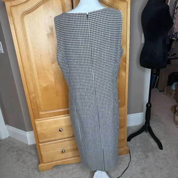 Kasper Black & White Dress, Like New, Size 16W - Picture 4 of 6